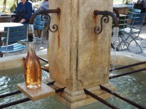 Fontaine Château Lacoste - Provence