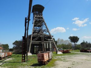 Chevalement et wagonnets