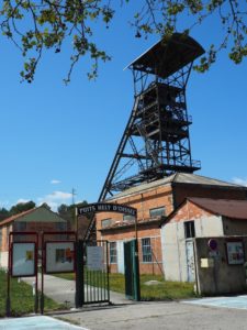 Chevalement - Entrée musée de la mine de Gréasque